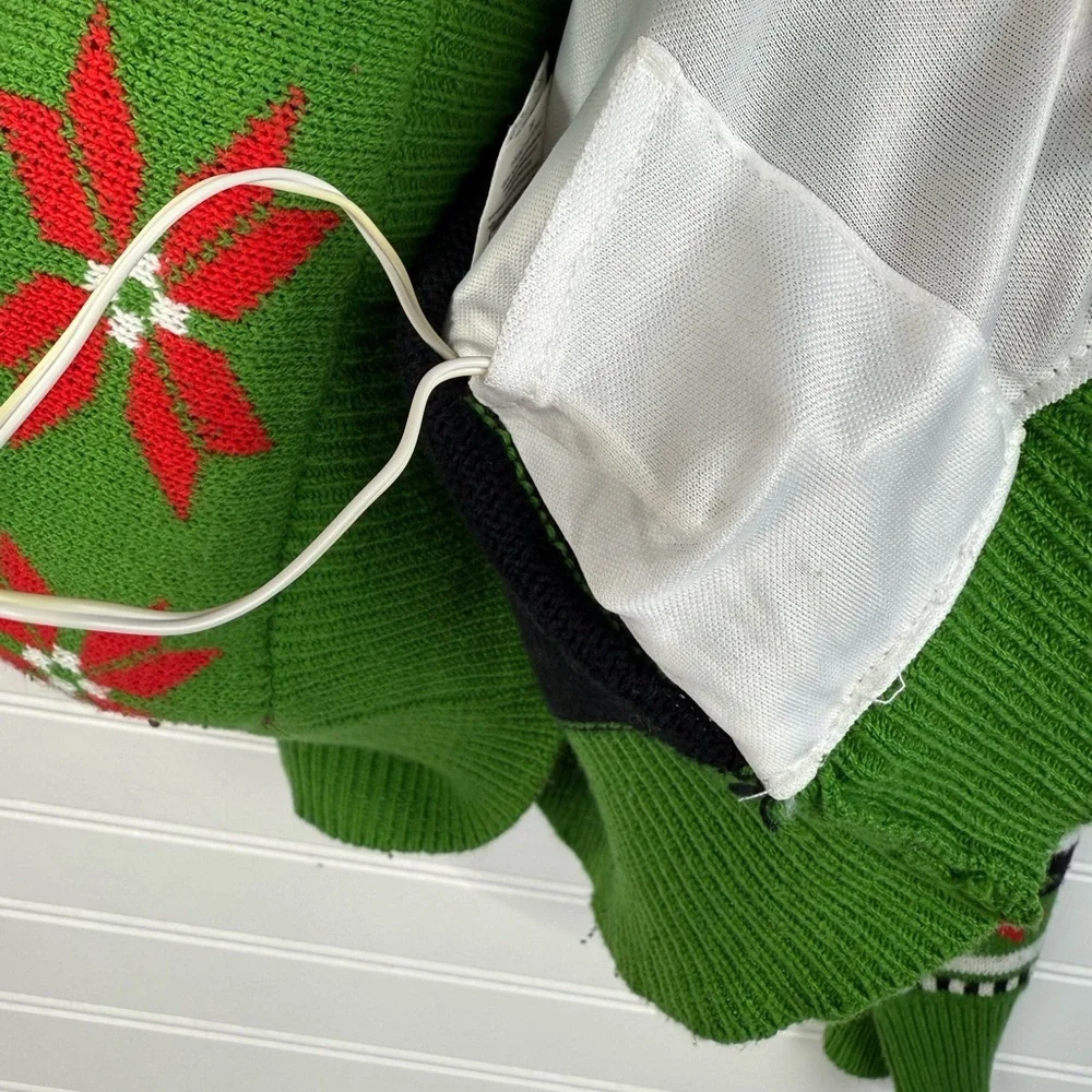 Spencer's men’s ugly talking Christmas sweater Rick & Morty Pickle Rick. Size XL - Picture 4 of 7